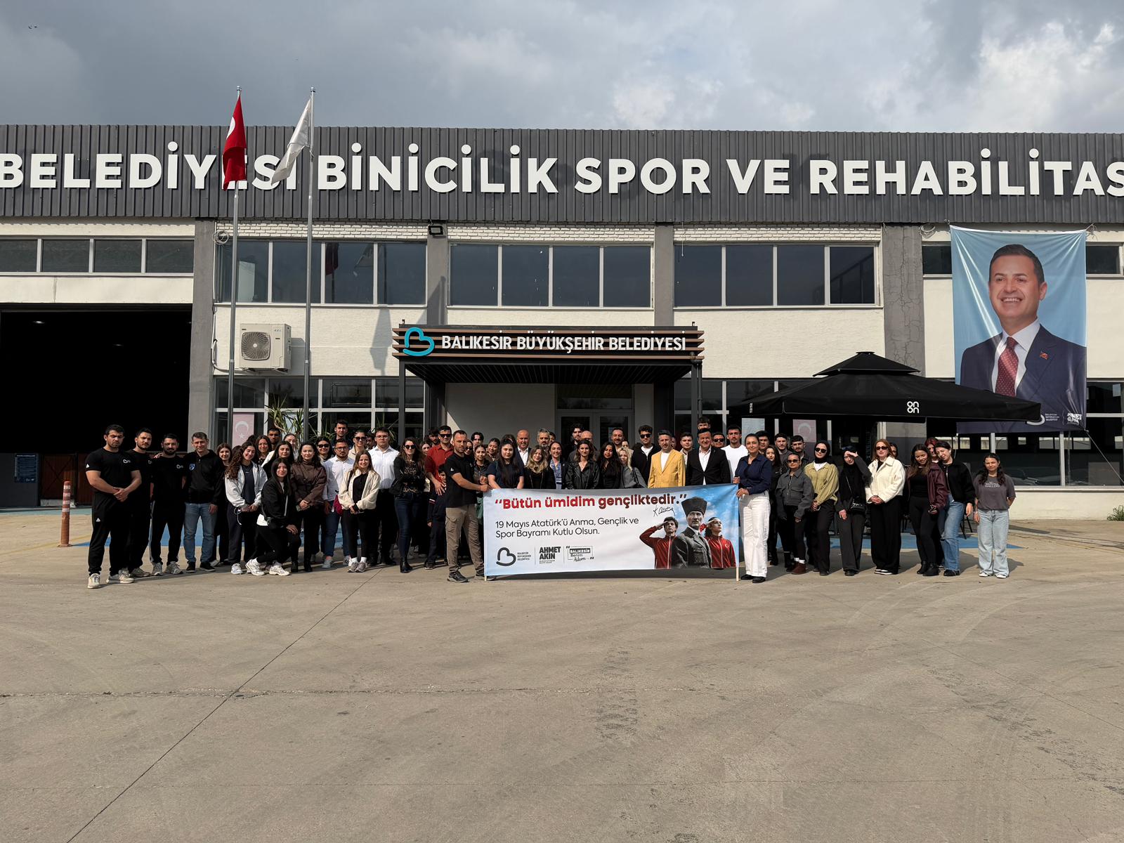 buyuksehirin binicilik merkezinde 19 mayis coskusu 9