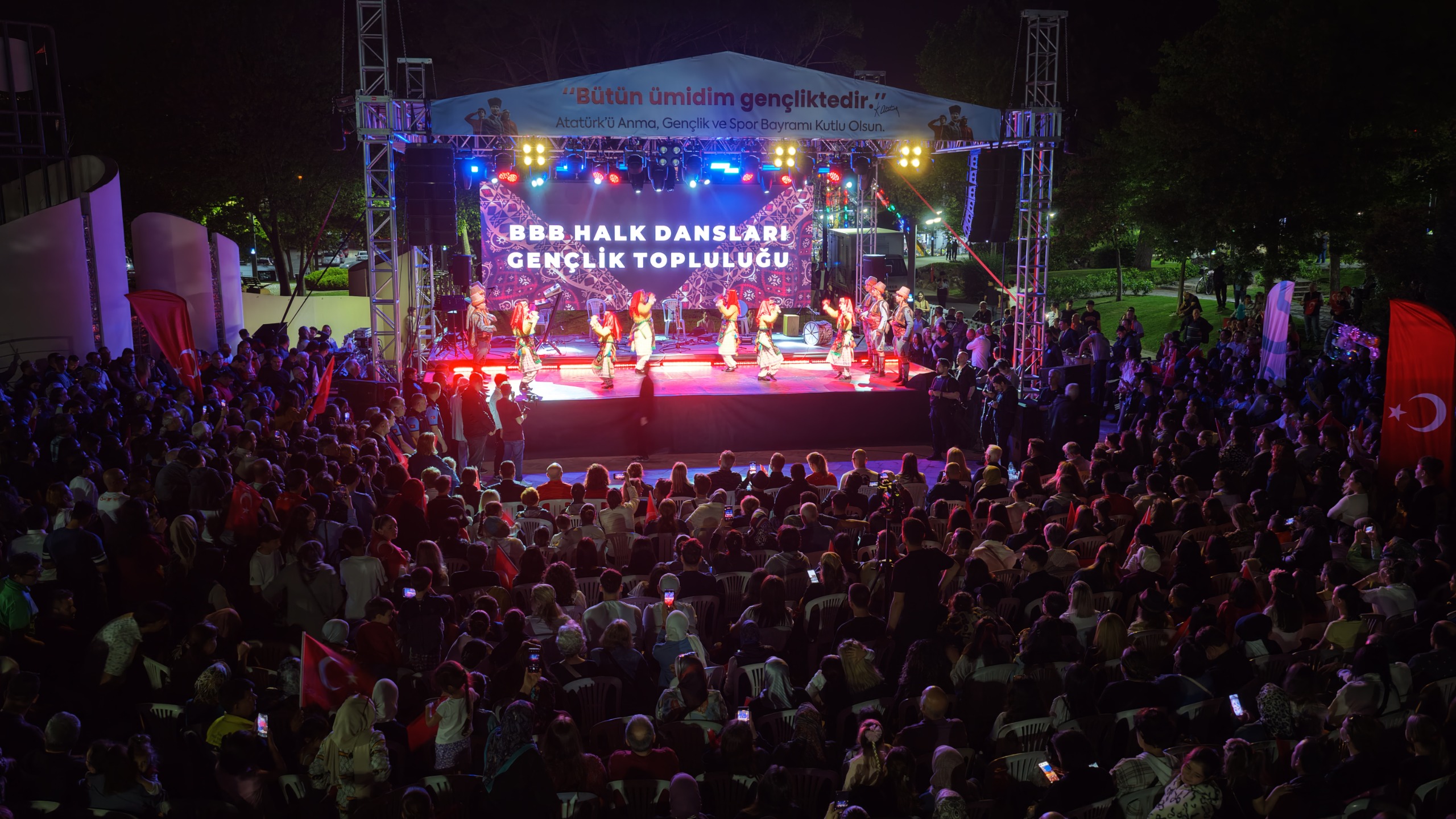 kuvayimilliye sehri balikesirin sokaklari dolup tasti 3