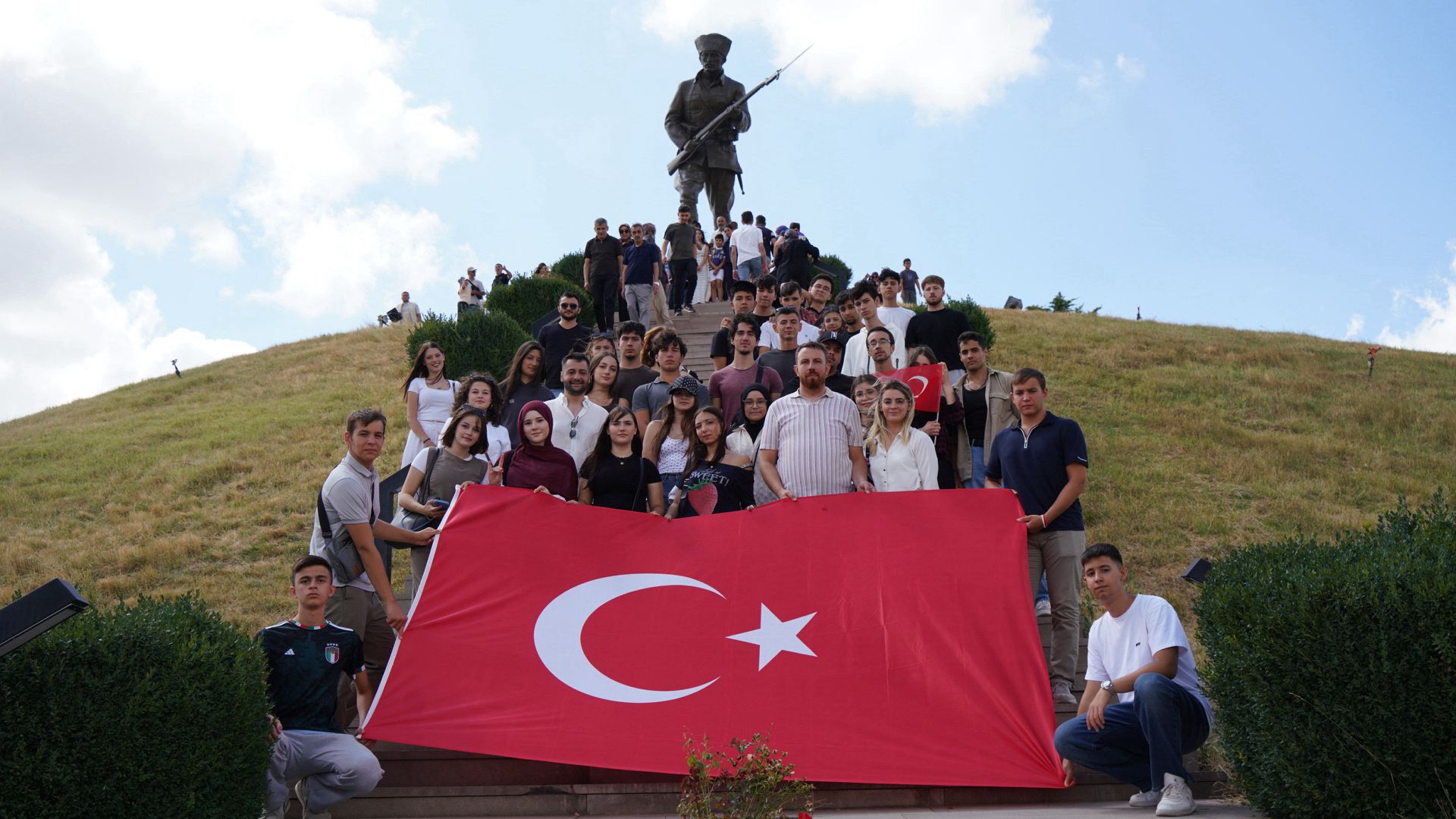 kuvayimilliyenin bassehrinde 104. yil coskusu 11