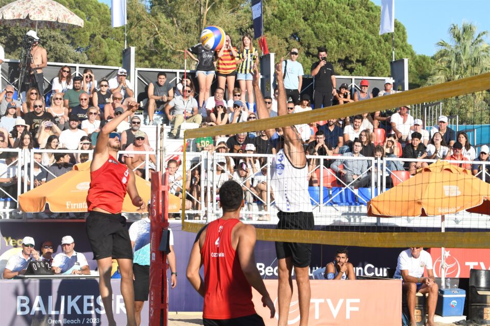 Balikesir sahillerinde plaj voleybolu r�zgƒri esecek 2