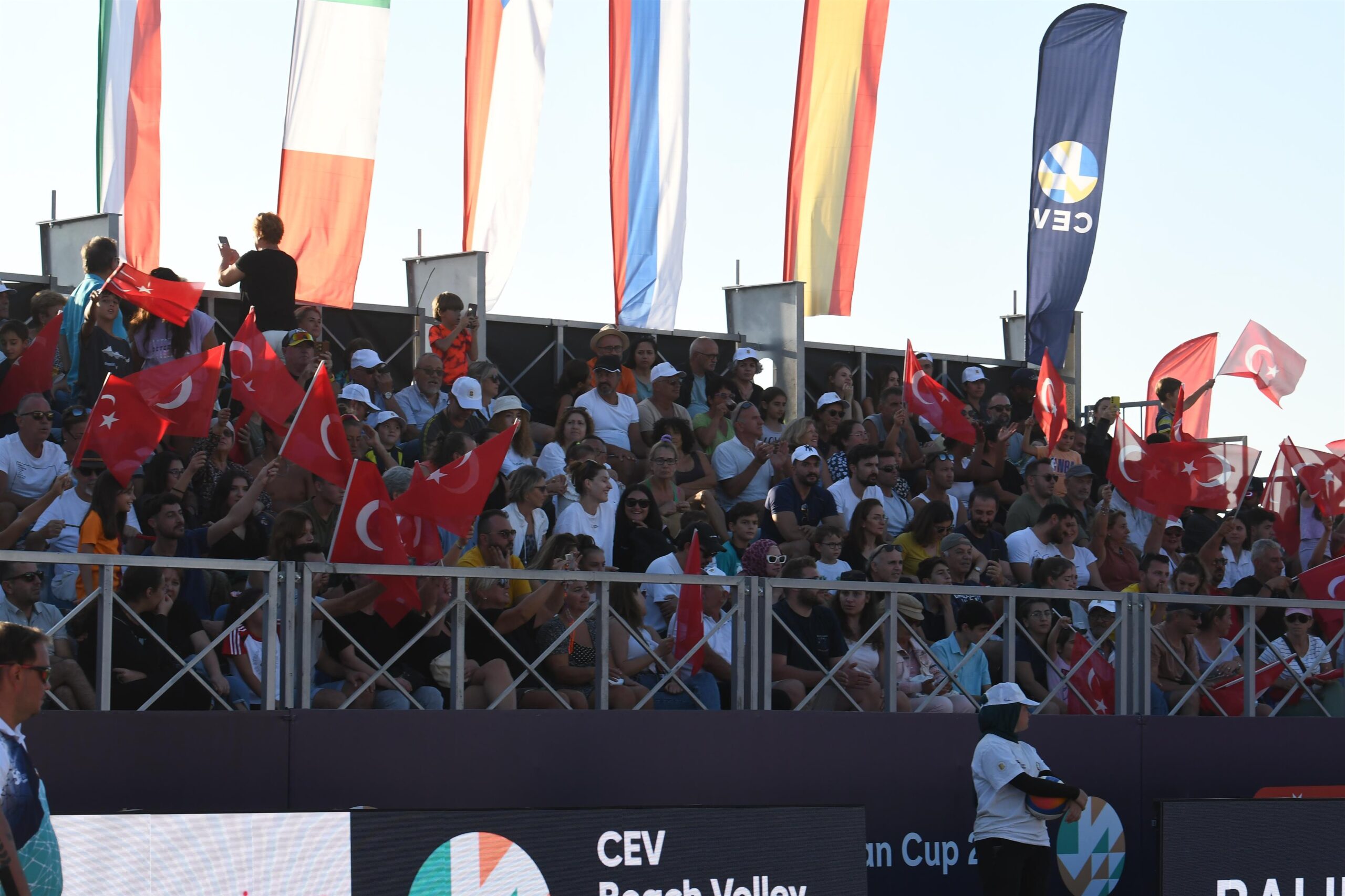 Balikesir sahillerinde plaj voleybolu r�zgƒri esecek 3 scaled