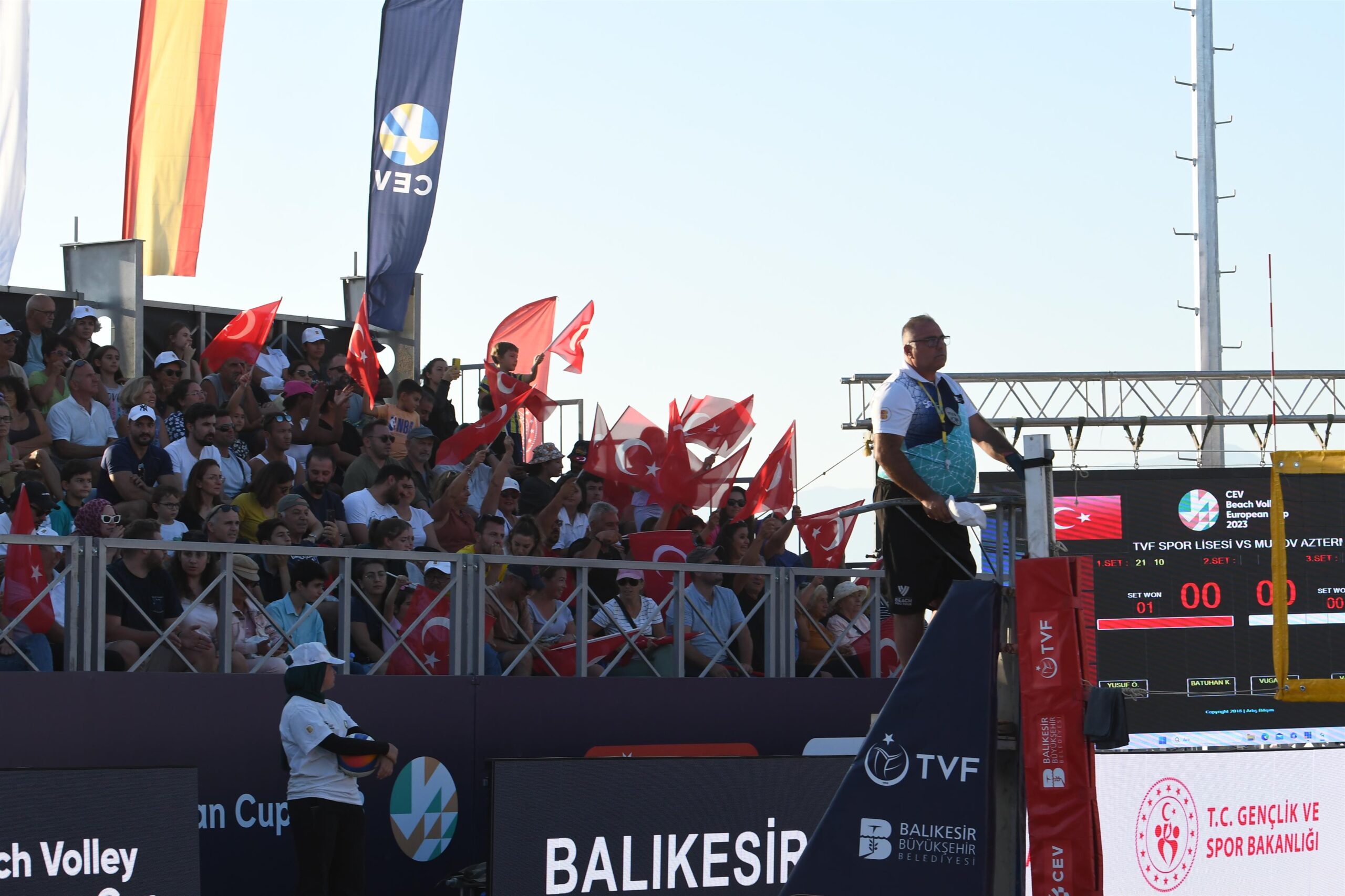 Balikesir sahillerinde plaj voleybolu r�zgƒri esecek 4 scaled
