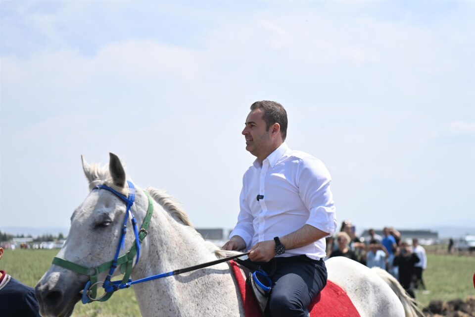 baskan akin hayirlarda vatandaslarla bir araya geldi 23