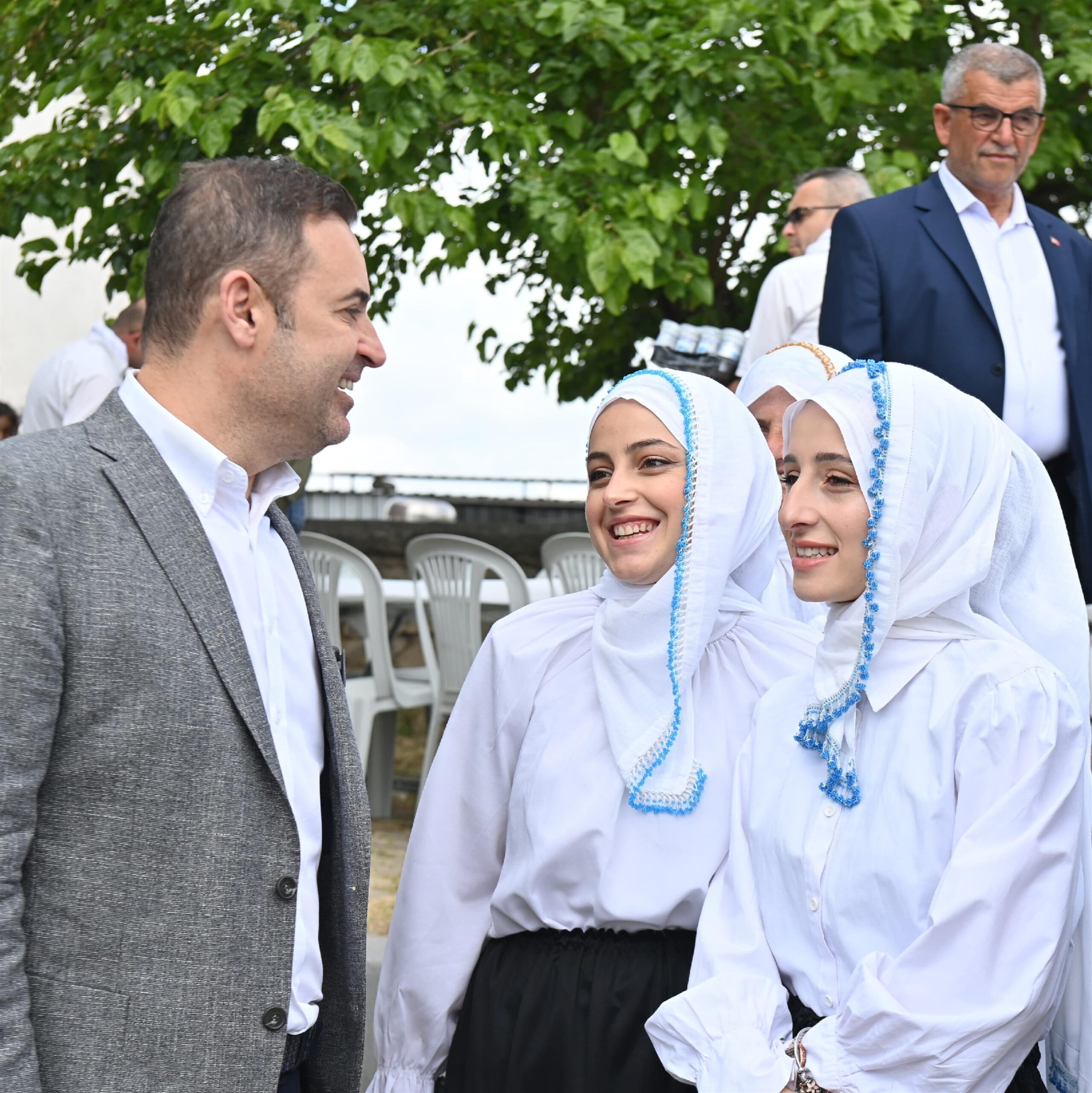 baskan akin hayirlarda vatandaslarla bir araya geldi 5 scaled