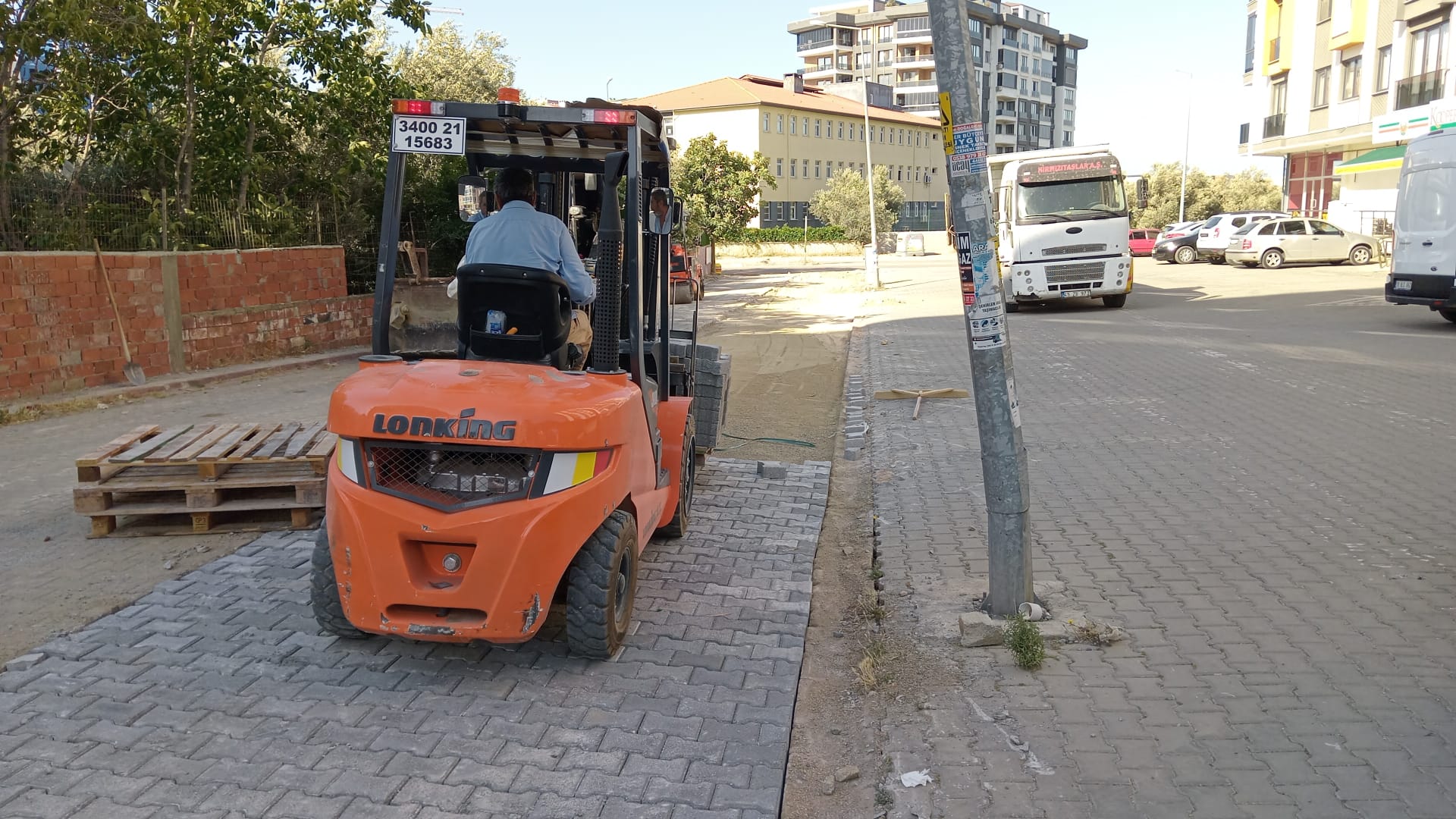 Kadikoy Mahallesi yol calismasi 1