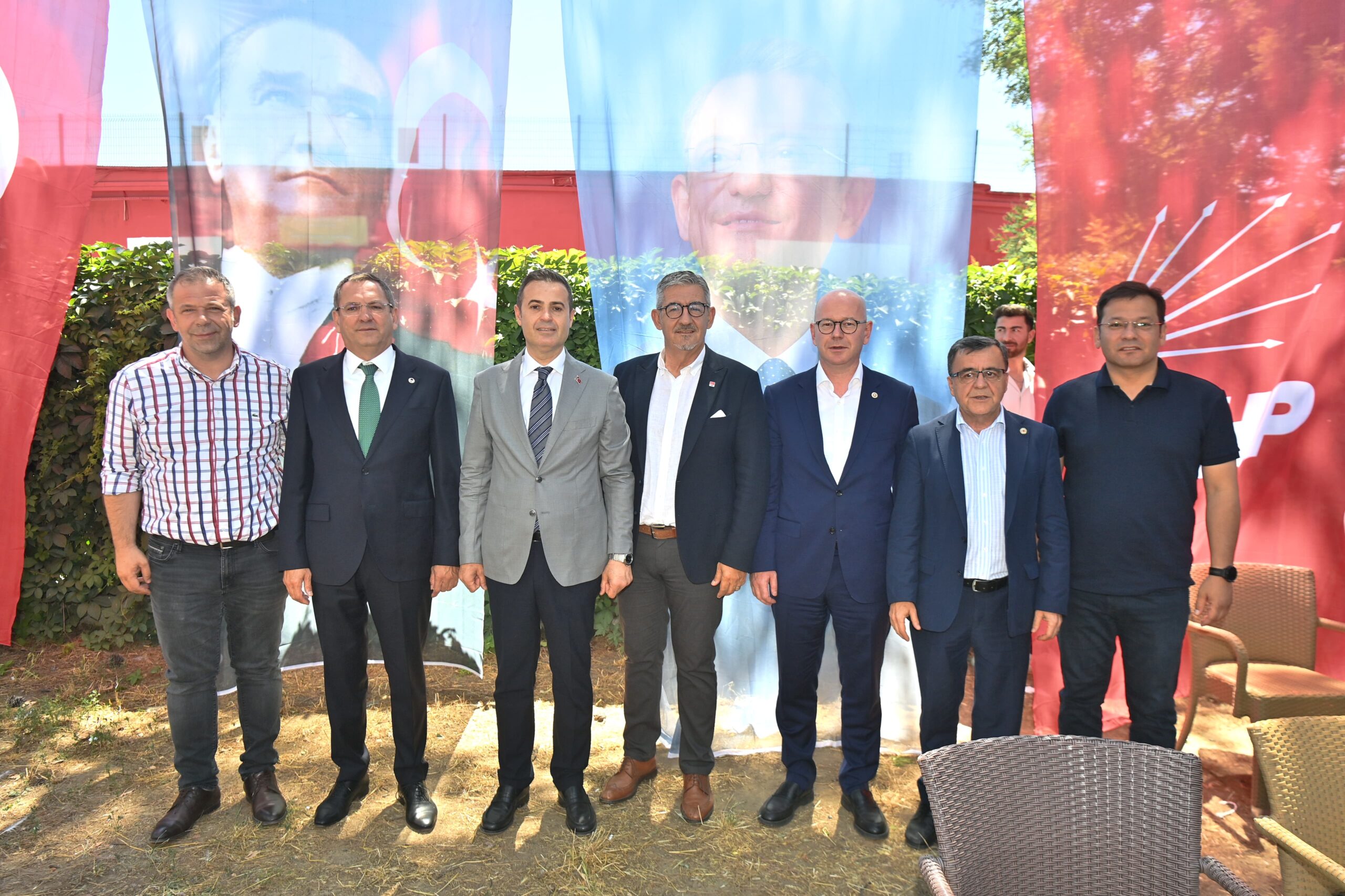 baskan akin bayrami hemsehrileriyle bir arada gecirdi 1 scaled