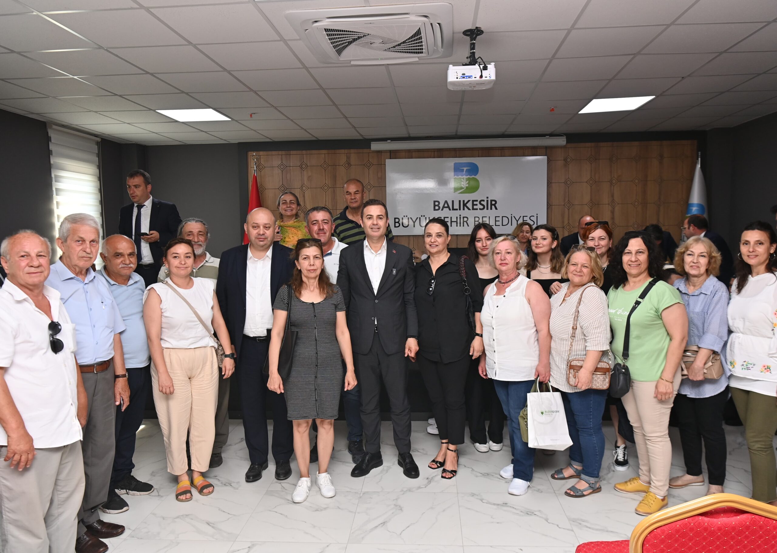baskan akin buyuksehirin eli gonenin uzerinde 5 scaled