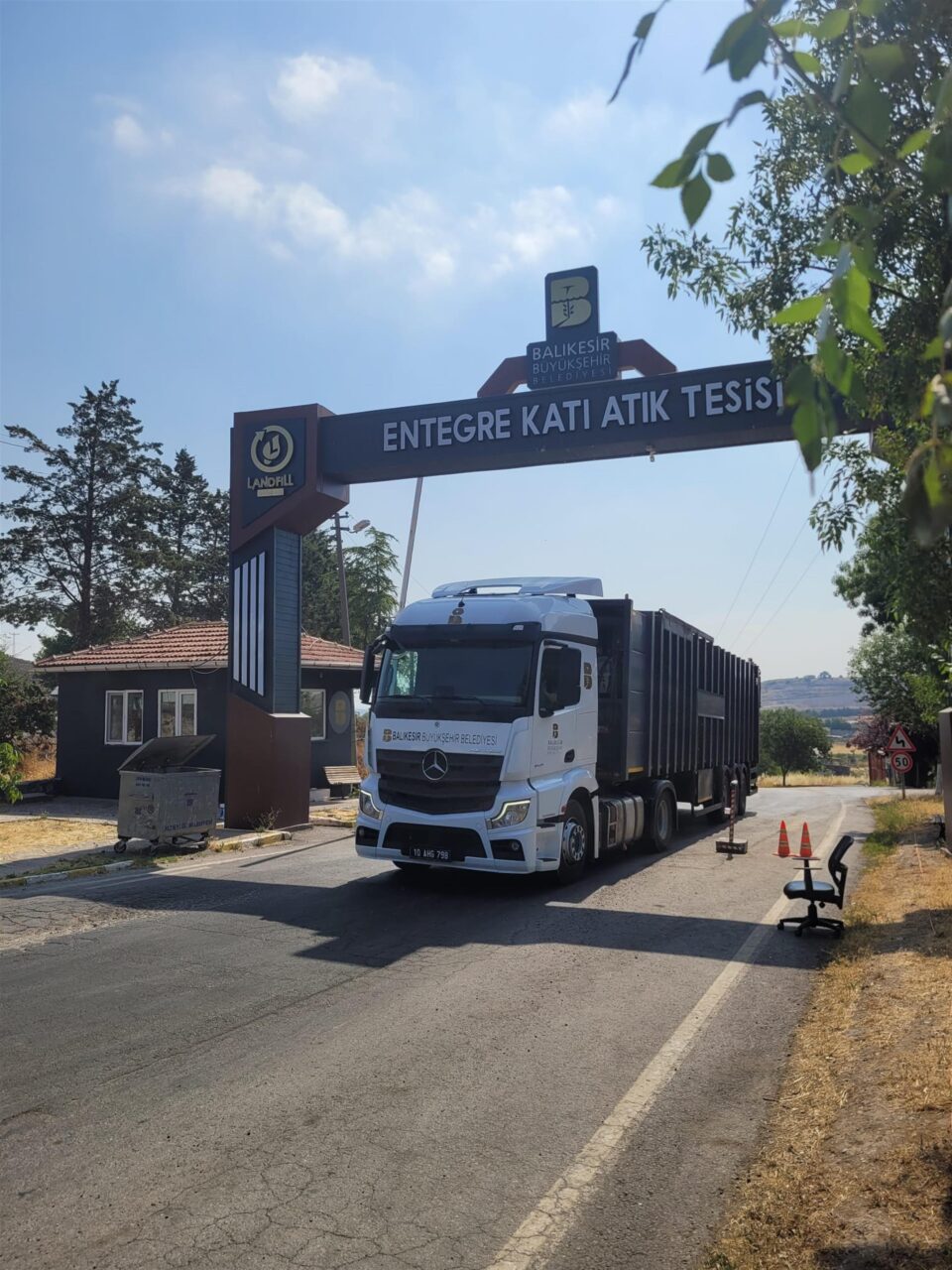 buyuksehir bayramda ilcelerden 11 tonun uzerinde atik topladi 6