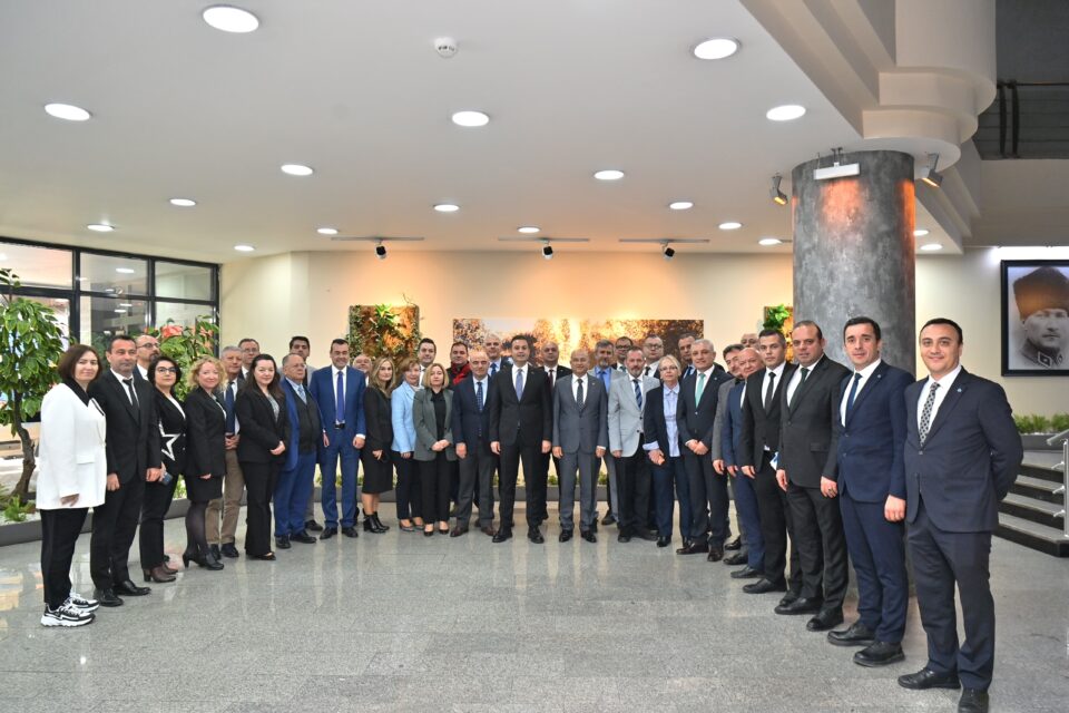 baskan akindan a takimina tesekkur 1