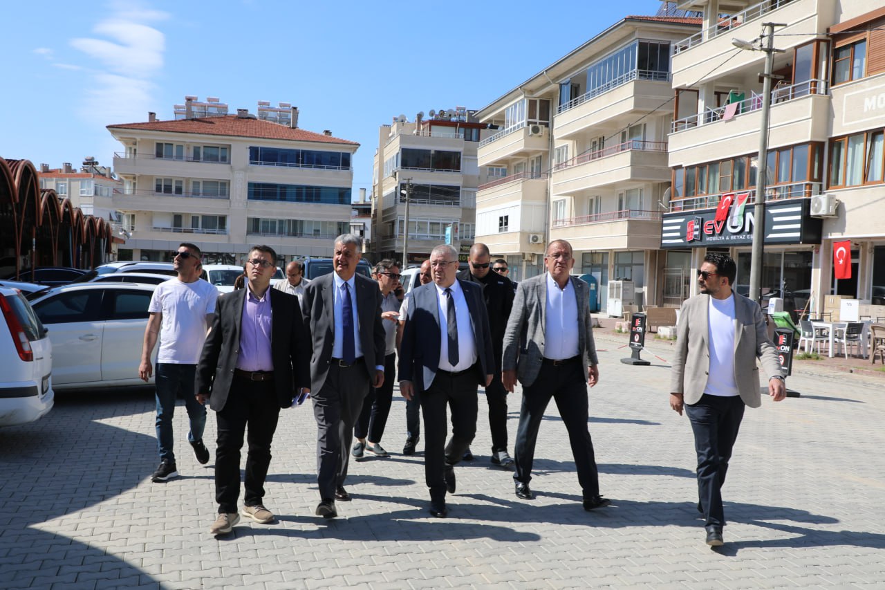 AKCAY MAHALLESINDE KAPALI PAZARYERI CEVRESI YENILENDI 7