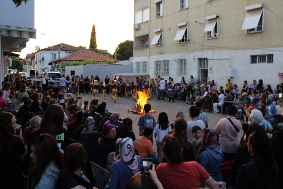 EDREMITTEHIDRELLEZ SENLIGI COSKUSU YASANDI 8