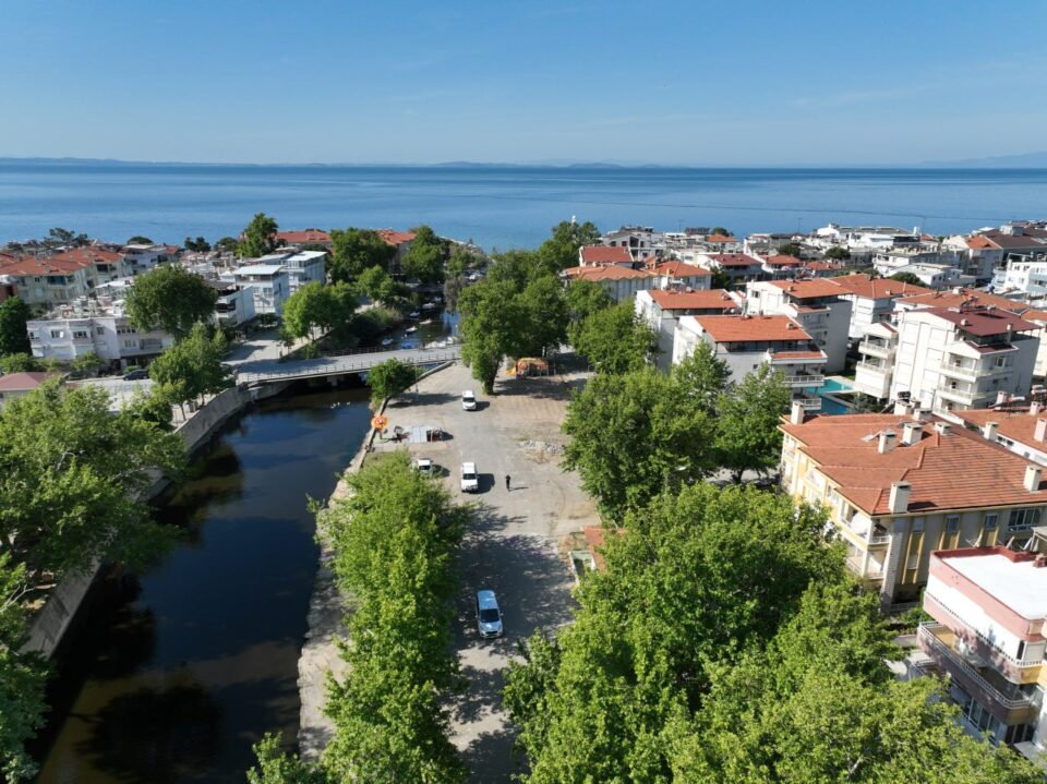 EDREMITTEISKELE MAHALLESINDE CEVRE DUZENLEMESI YAPILIYOR 1