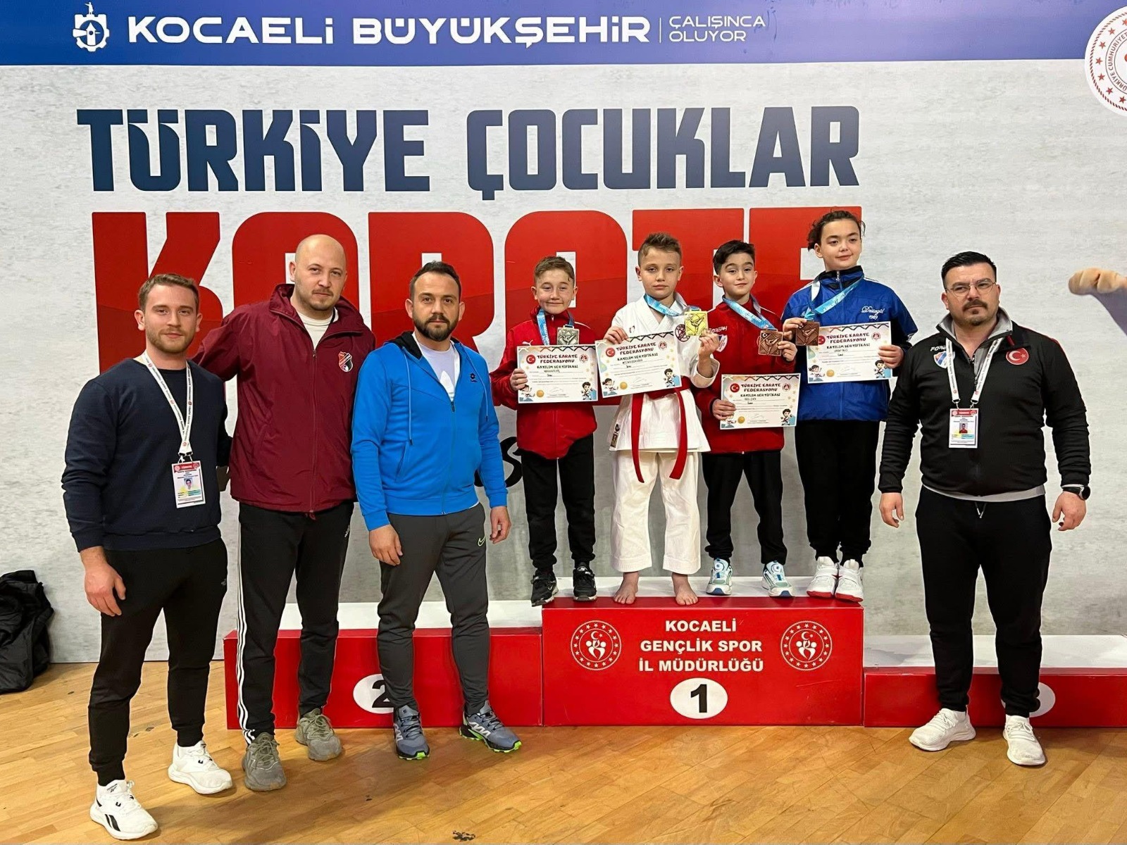 buyuksehirin basarili ogrencisi karatede zirveye yuruyor 7