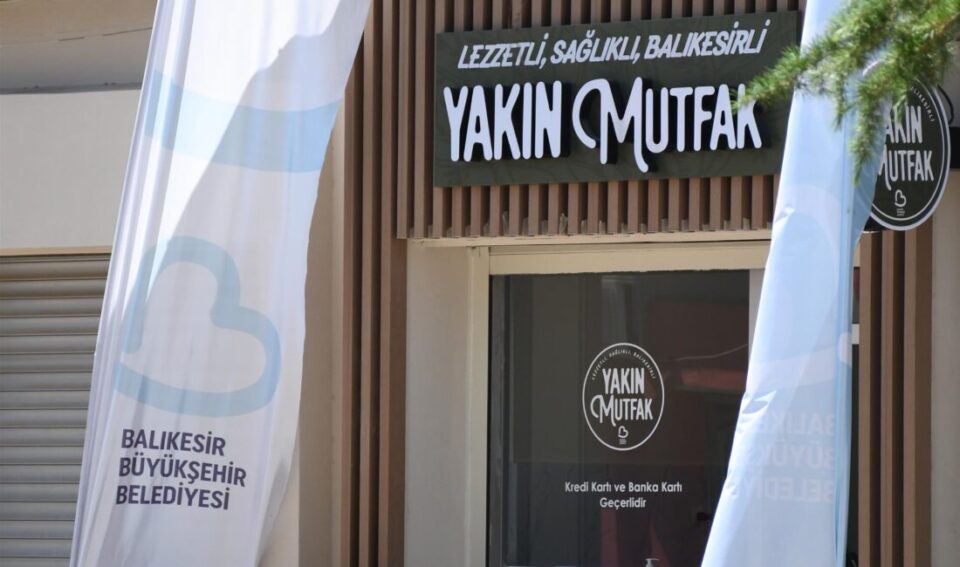 balikesirde yakin mutfak binlerce kisiye sicak yemek ulastirdi 5 1100x650 1