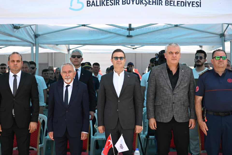 buyuksehirden 31 kirsal mahalleye traktore monteli yangin tankeri destegi 1