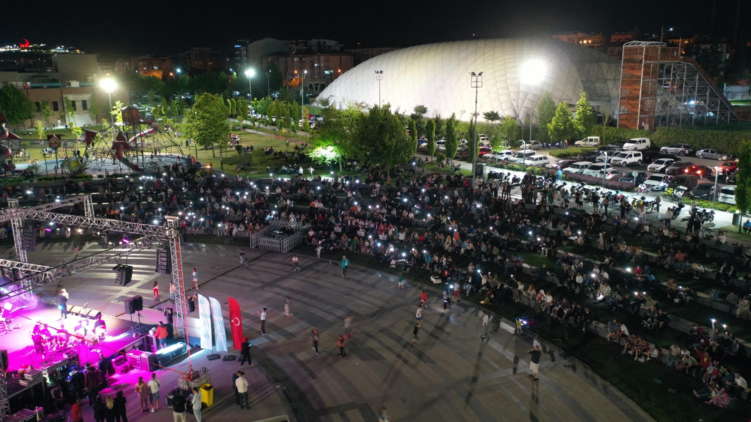 buyuksehirin babalar gunu konserinde ferdi zeyrek unutulmadi 2 scaled