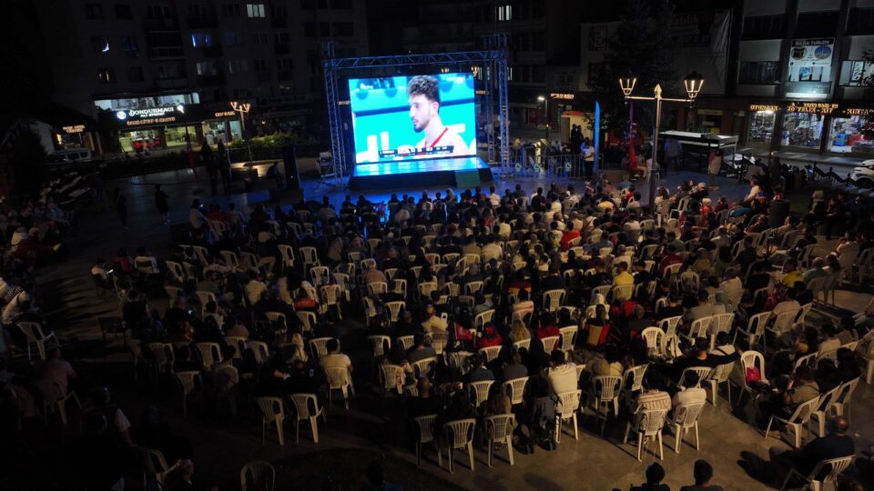 a milli basketbol takimi yuvaya gumus madalyayla dondu 8 custom