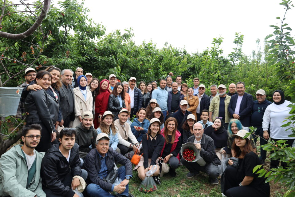 1761112021 1715450409 KIRAZ HASAT EKIBI2