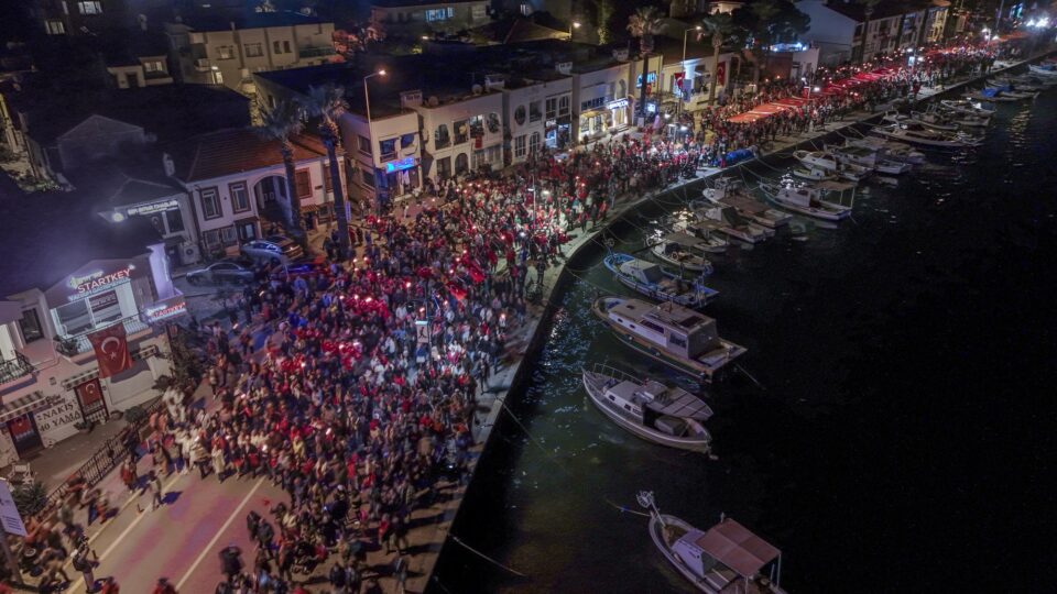 Ayvalikta Cumhuriyetin 102. Yili Coskusu 4