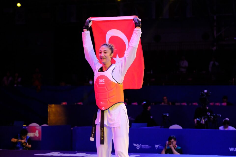 balikesirin gururu nafia kus aydin 2. kez dunya sampiyonu 1