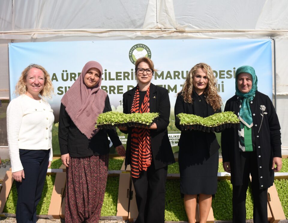 baskan akin destekliyor kadin ciftciler topragin bereketini artiriyor 4