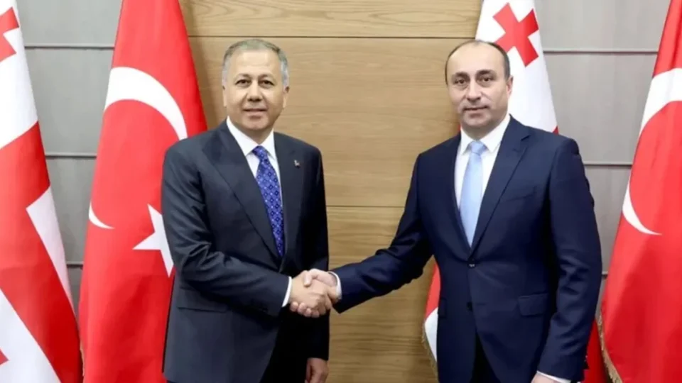 bakan yerlikaya ve gurcistan icisleri bakani ile ortak aciklama 6kgf