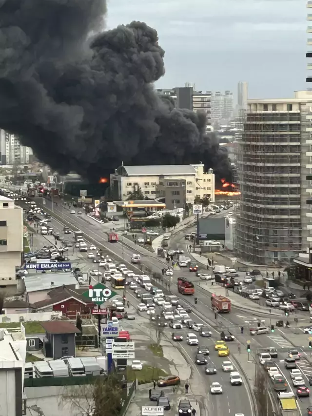 korkunc goruntuler dumanlar gokyuzunu kapladi
