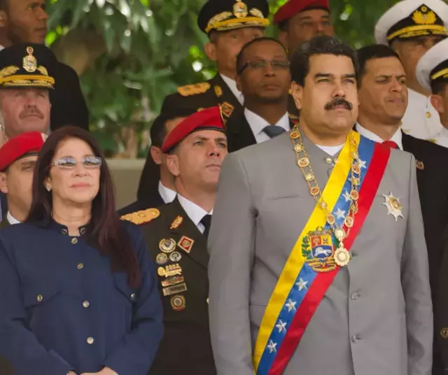 venezuela devlet baskani maduro ve esi