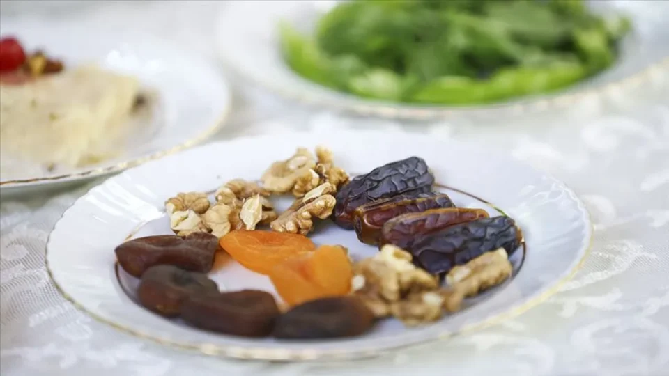 ilk sahur ve iftar ne zaman il il istanbul ankara izmir sahur iftar saatleri 1771616 photogallery 20260218094921 2