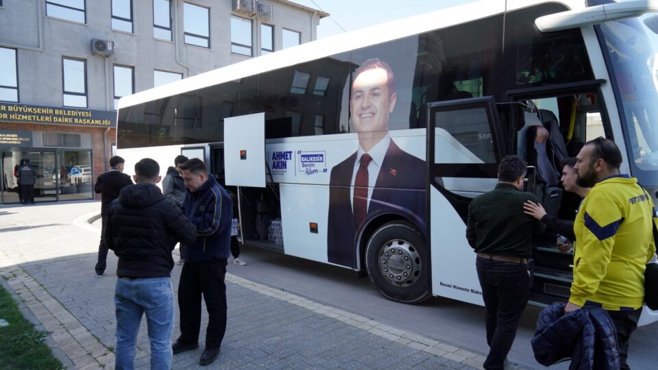 sindirgili depremzede genclere baskan akindan destek 6 medium