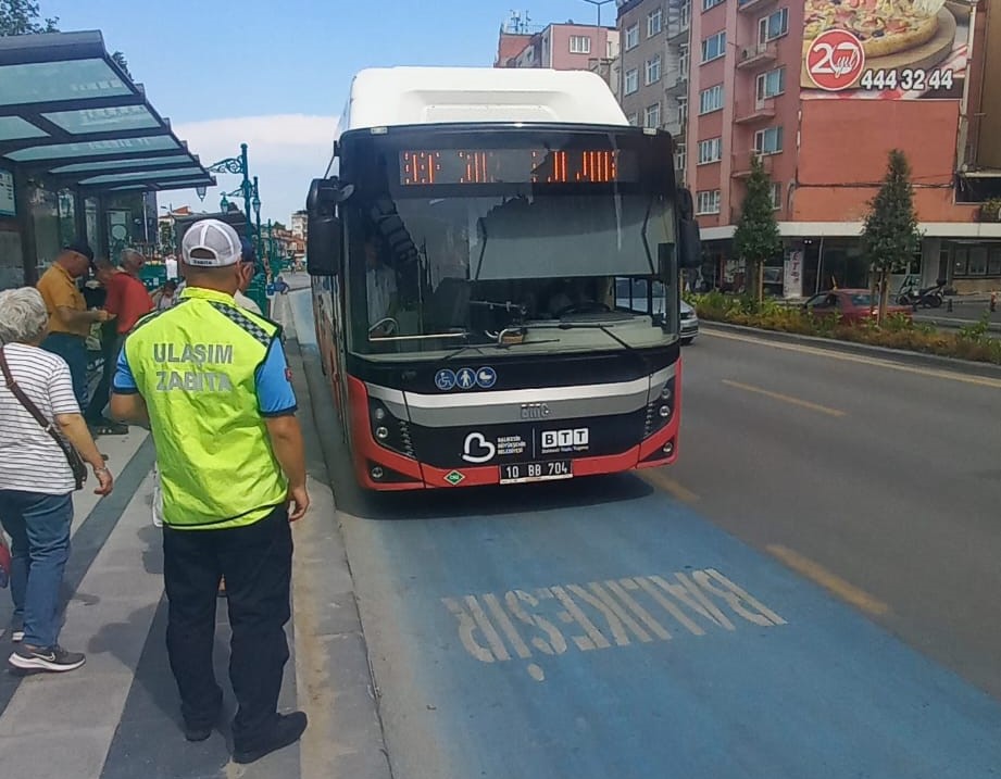 buyuksehir ekipleri guvenli ve konforlu ulasim icin sahada 3