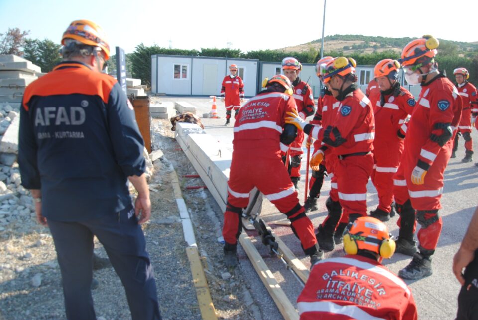 balikesir itfaiyesi turkiyenin en iyileri arasinda 4