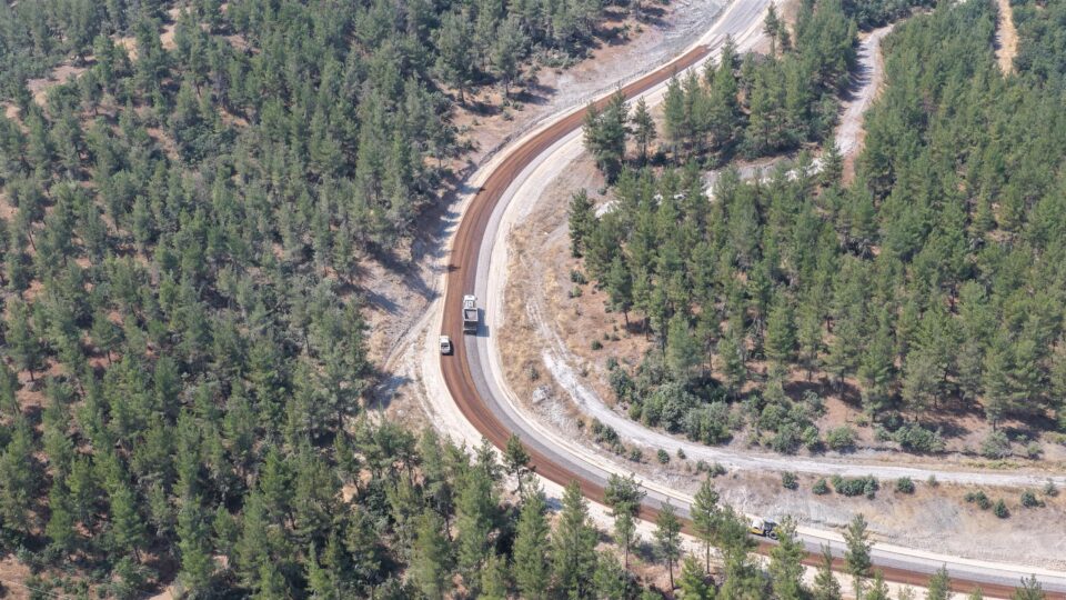 dursunbeyde baskan akinin soz verdigi yol tamamlandi 1