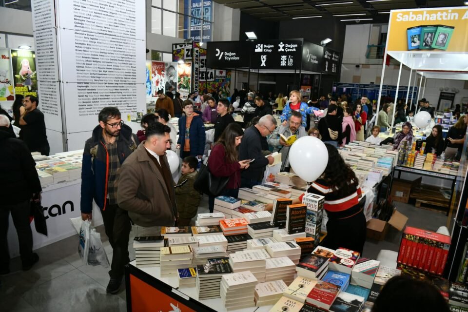 2. balikesir kitap fuari hafta sonu doldu tasti 17