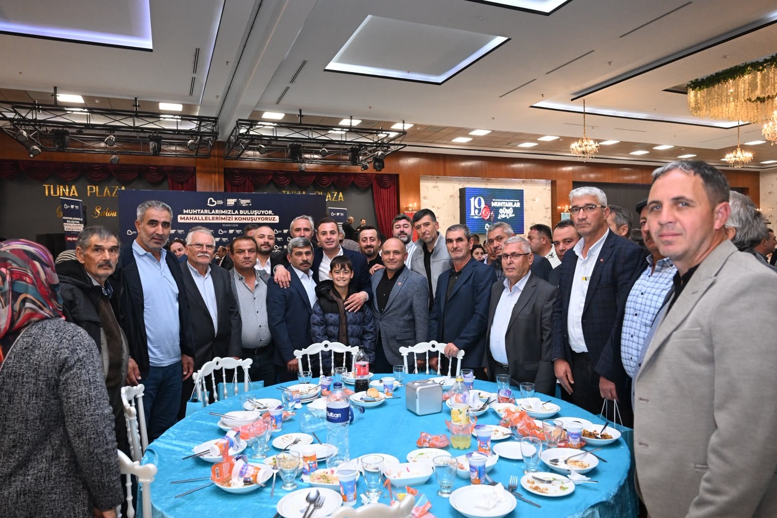 akin muhtarlar ve aileleriyle bir araya geldi 2