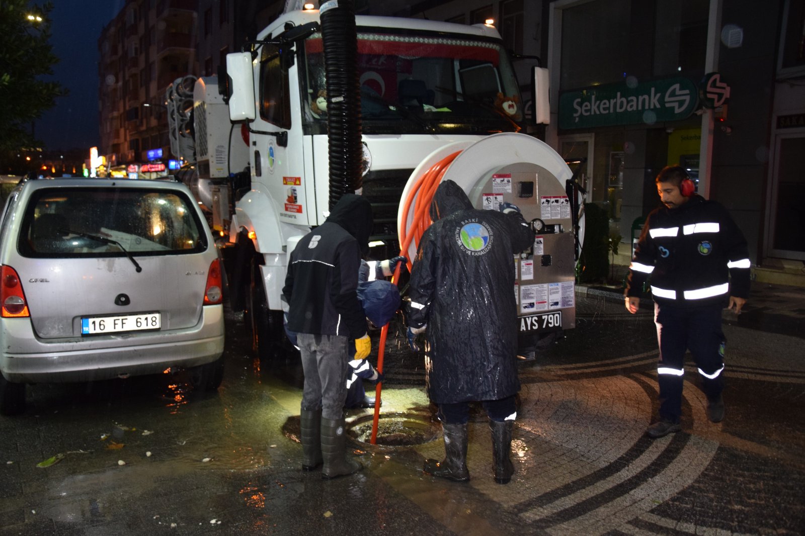 buyuksehir belediyesi ve baski ekipleri 20 ilcede teyakkuzda 7